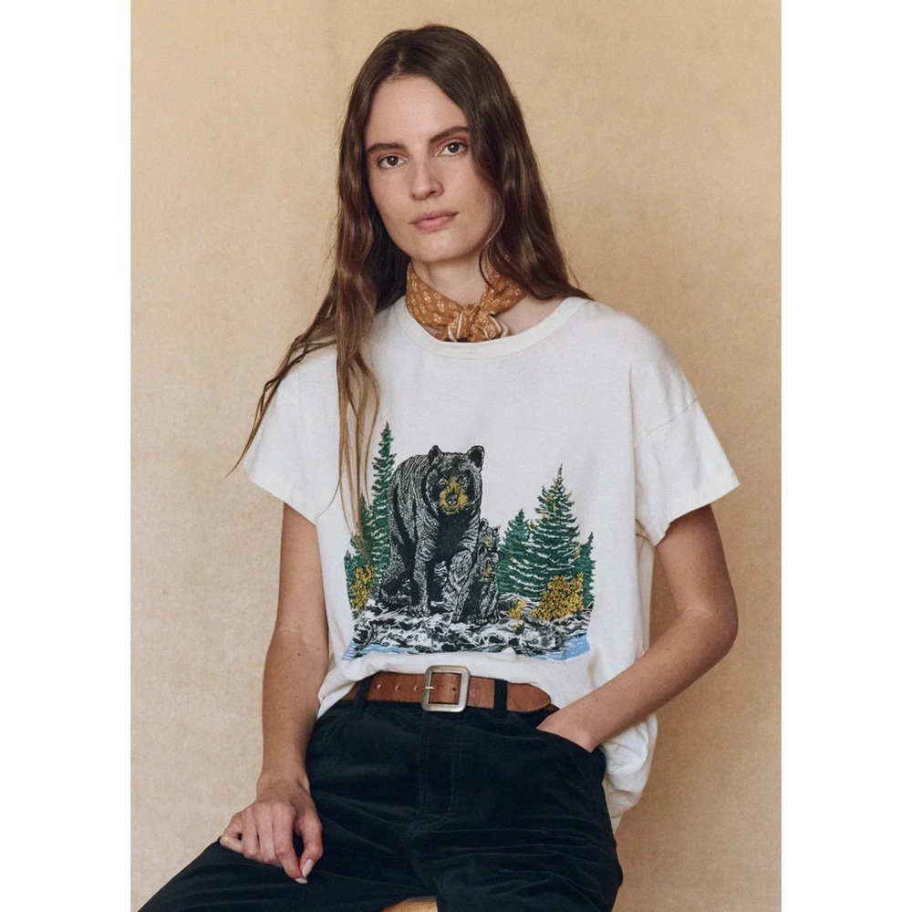 The Great / The Boxy Crew Black Bear Tee in Washed White